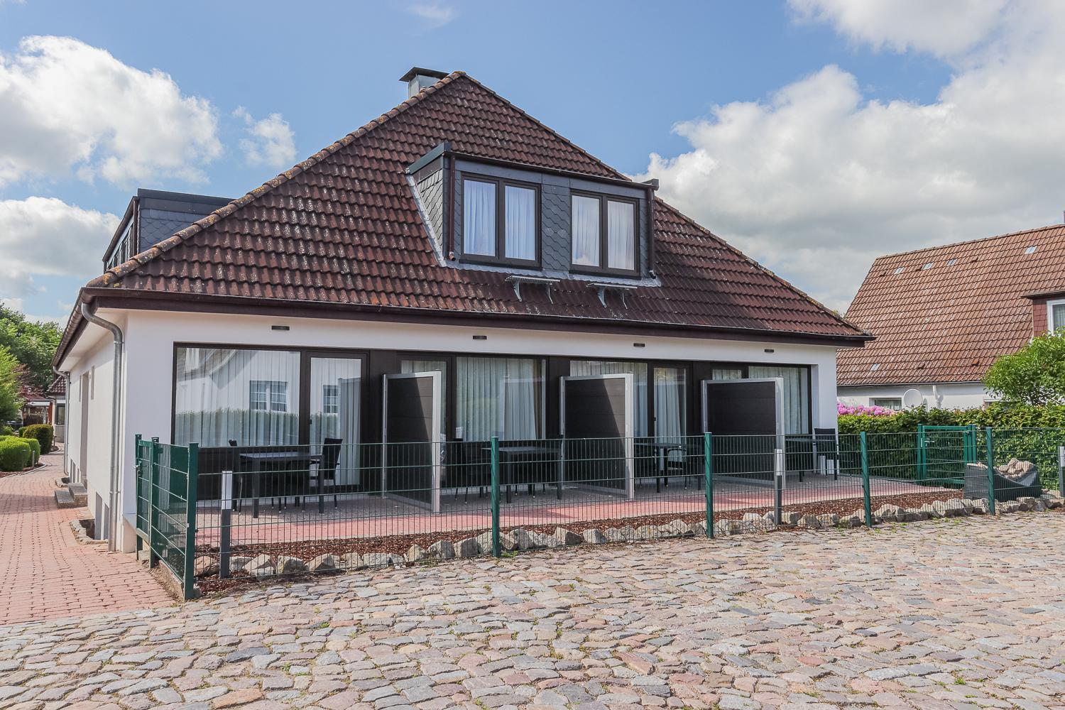 Moderne 1 Zimmer Ferienwohnung Mit Sonnenterrasse Und Parkplatz, In Ruhiger Lage, Nur Wenige Gehminuten Zum Ostsee Sandstrand Scharbeutz Bagian luar foto