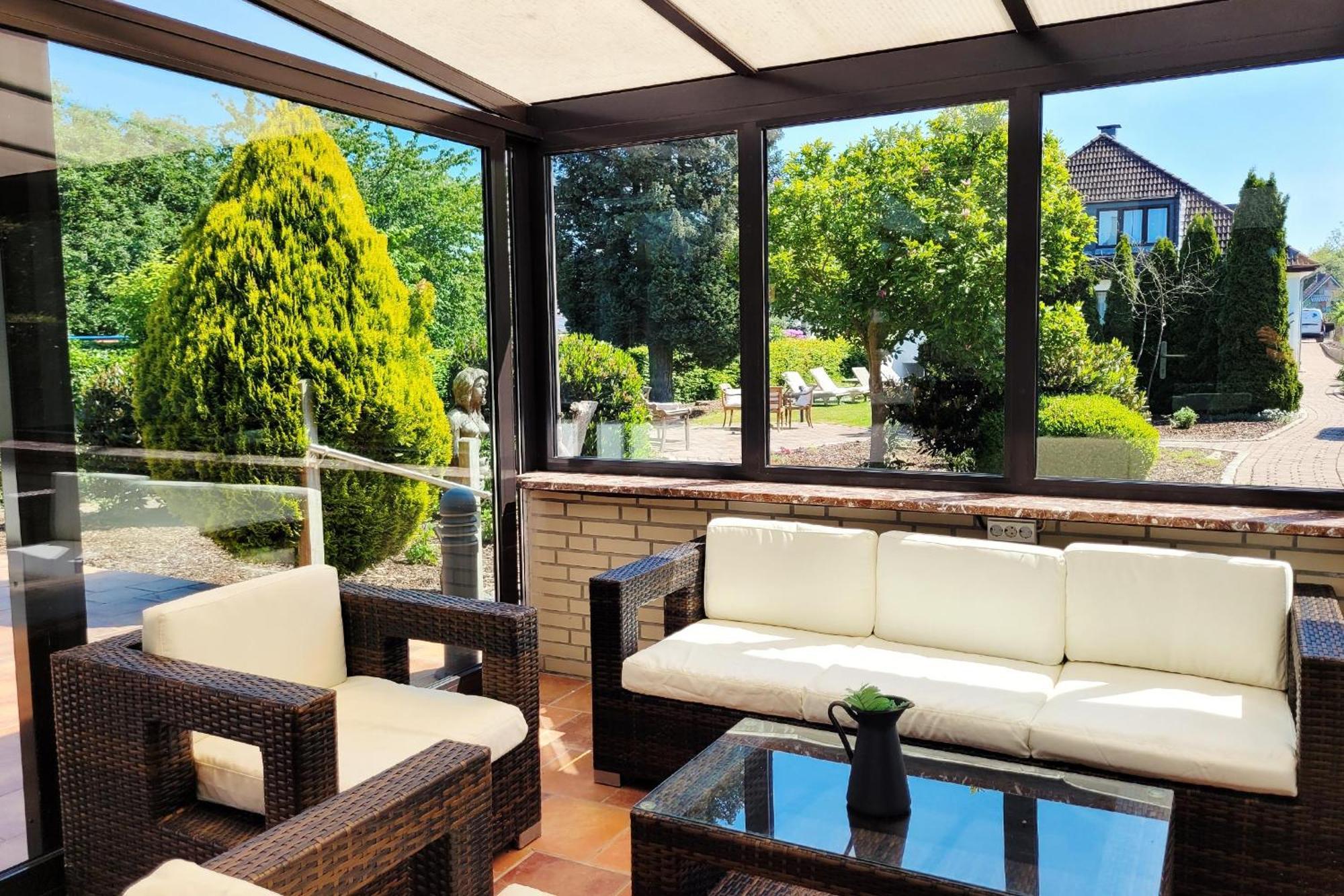 Moderne 1 Zimmer Ferienwohnung Mit Sonnenterrasse Und Parkplatz, In Ruhiger Lage, Nur Wenige Gehminuten Zum Ostsee Sandstrand Scharbeutz Bagian luar foto