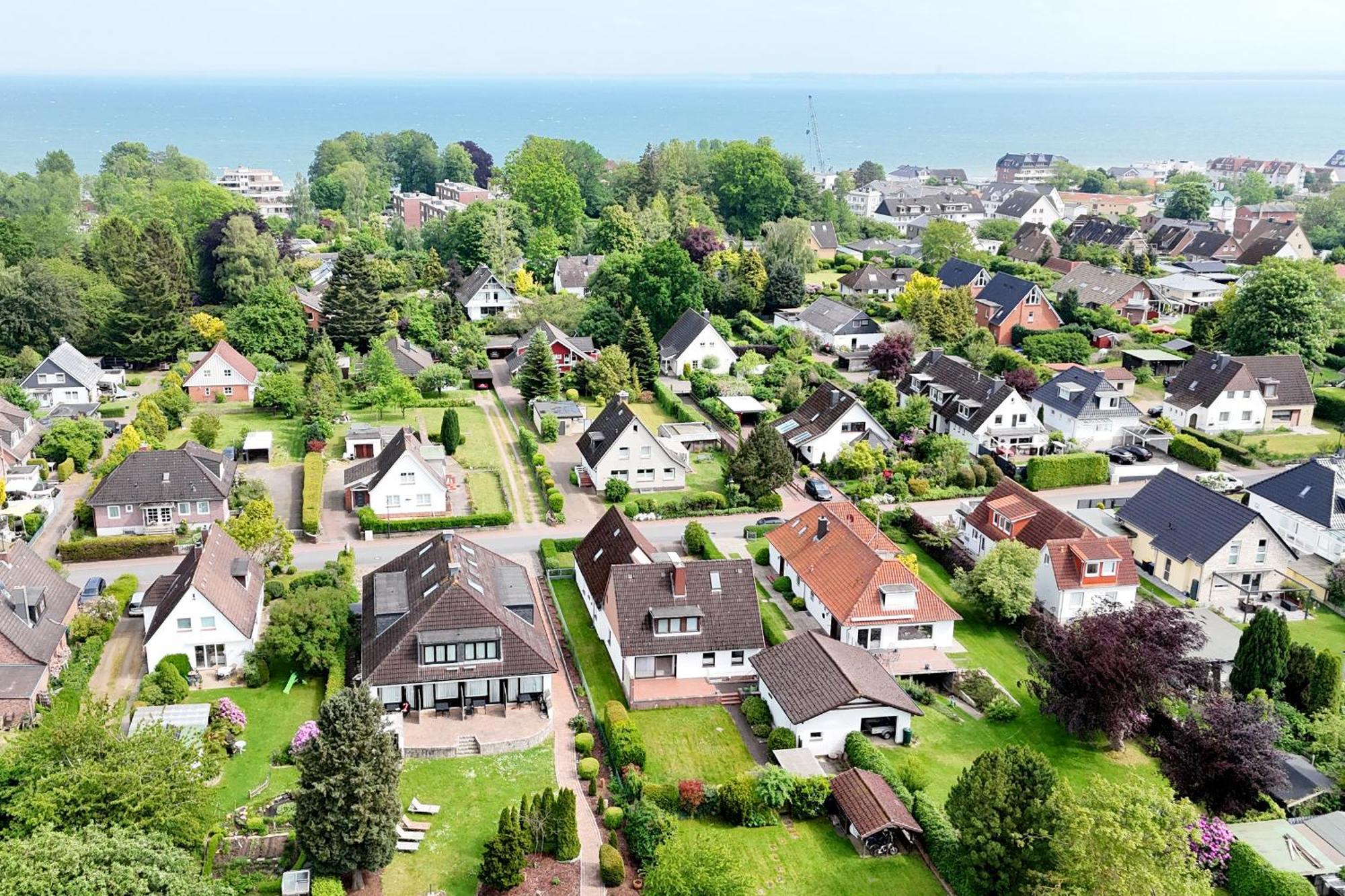 Moderne 1 Zimmer Ferienwohnung Mit Sonnenterrasse Und Parkplatz, In Ruhiger Lage, Nur Wenige Gehminuten Zum Ostsee Sandstrand Scharbeutz Bagian luar foto